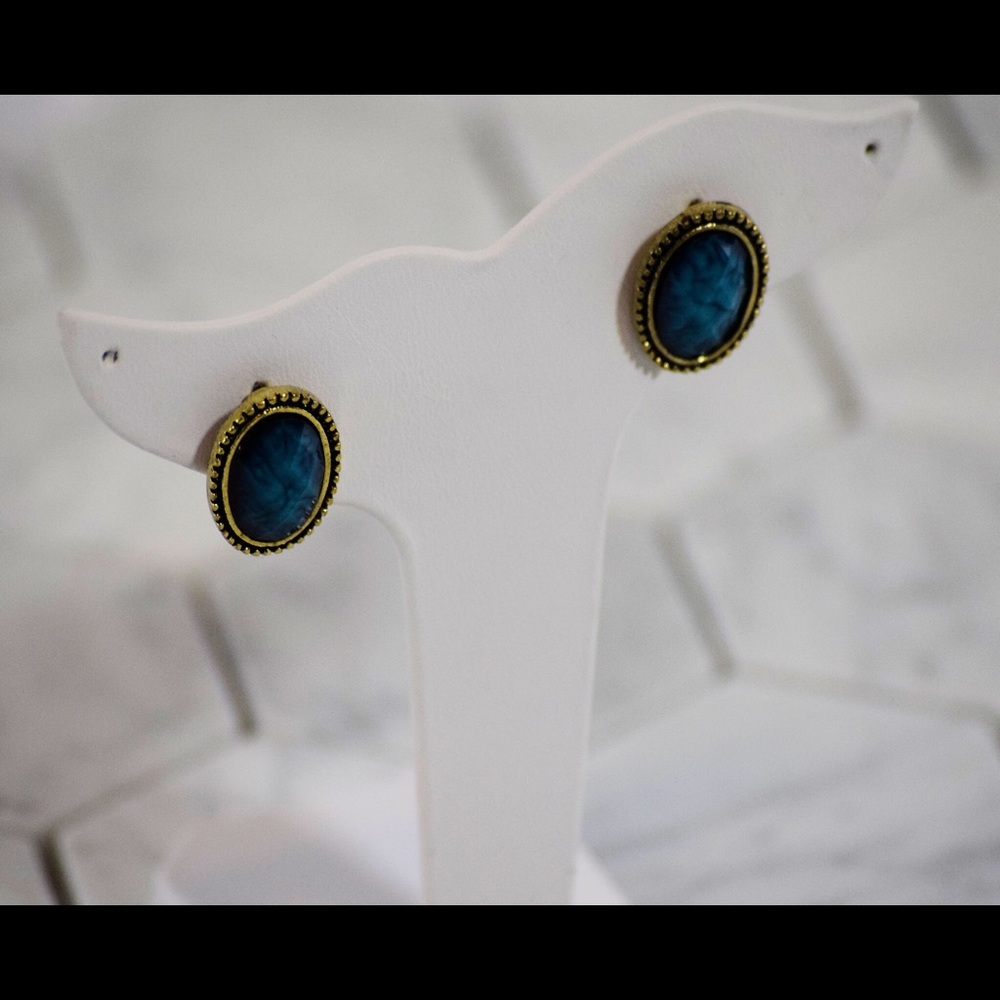 Classic Oval Earrings - Picture 5 of 8